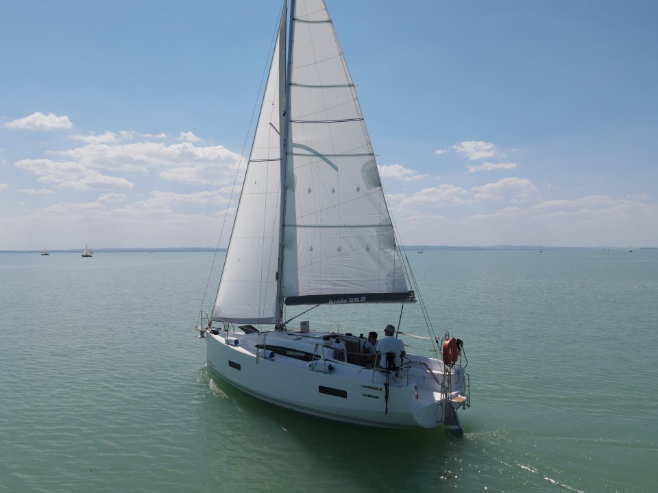 jacht "Let's Explore"